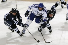 u球体育下载-内马尔复出首秀出彩，巴黎圣日耳曼主场鏖战山东泰山，豪取4连胜