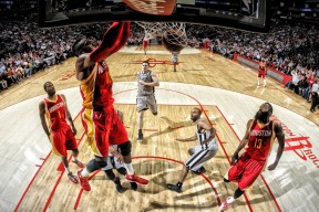 u球体育APP-又见绝平！那不勒斯与马德里竞技鏖战至终场，贝林厄姆读秒救主